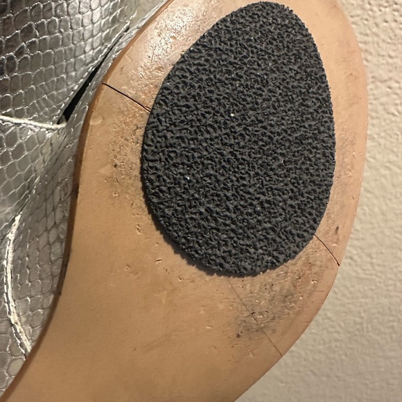 🖤 Frances Valentine Caty Maryjanes in Silver Snake size 8B 🖤 - Picture 8 of 13
